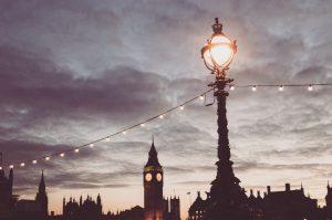 De aquellos polvos, estos lodos | Reseña de Lo que queda de luz de Tessa Hadley
