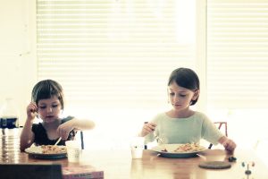 Reseña Ser de fuera Raquel Delgado