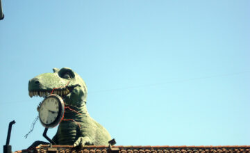 Niños rotos y dioses ciclados | Reseña de Dinosaurio de Mr. Perfumme